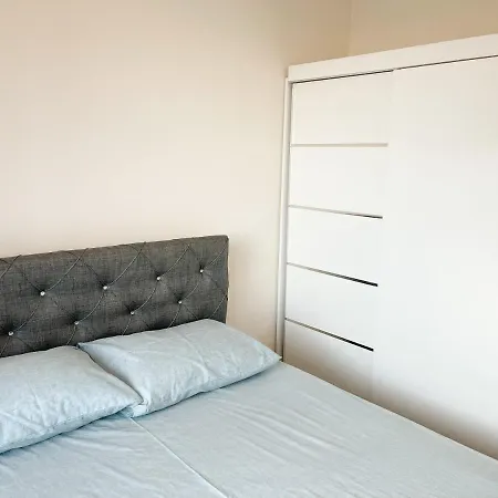 One-bedroom Flat In Front Of The Sea In Konak Terrace *