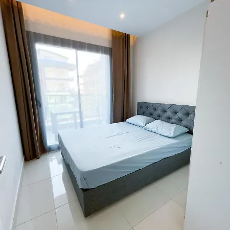 One-bedroom Flat In Front Of The Sea In Konak Terrace *