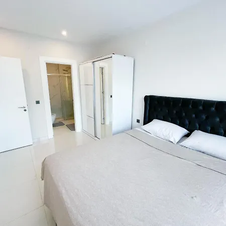 Daire One-bedroom Flat In Front Of The Sea In Konak Terrace Alanya