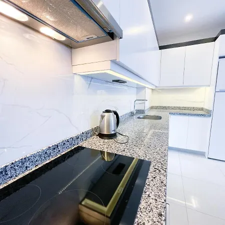 One-bedroom Flat In Front Of The Sea In Konak Terrace *