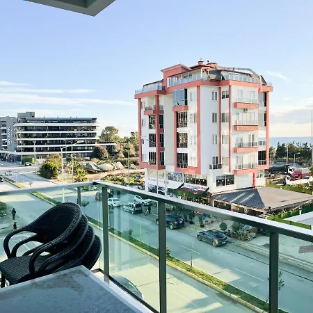 One-bedroom Flat In Front Of The Sea In Konak Terrace *