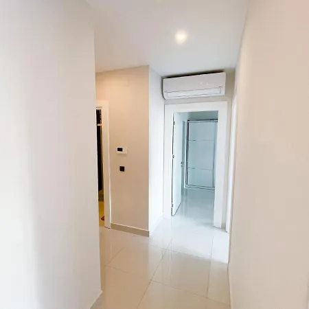 One-bedroom Flat In Front Of The Sea In Konak Terrace *